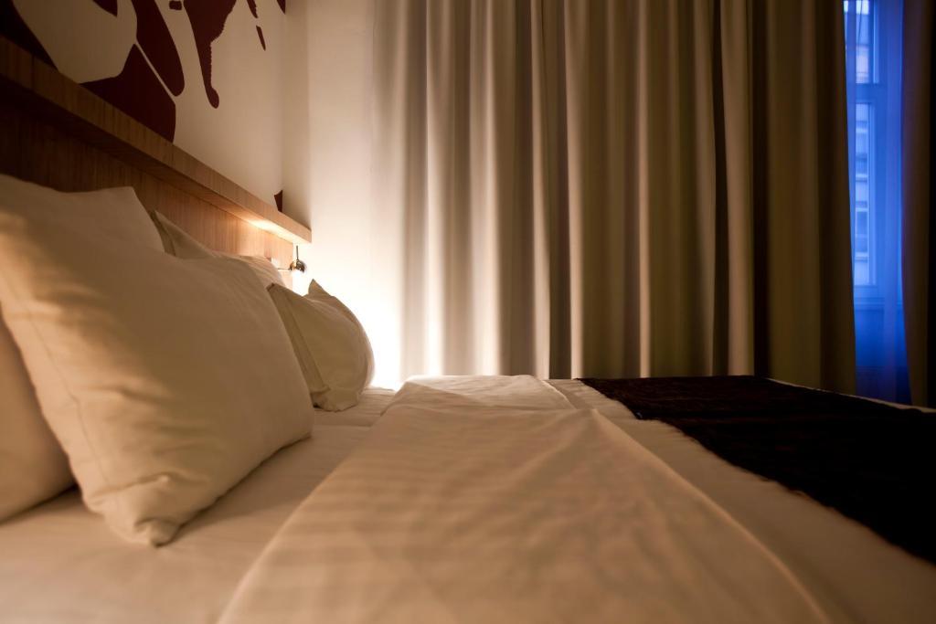 Tweepersoonskamer met 1 of 2 Bedden en Eigen Externe Badkamer