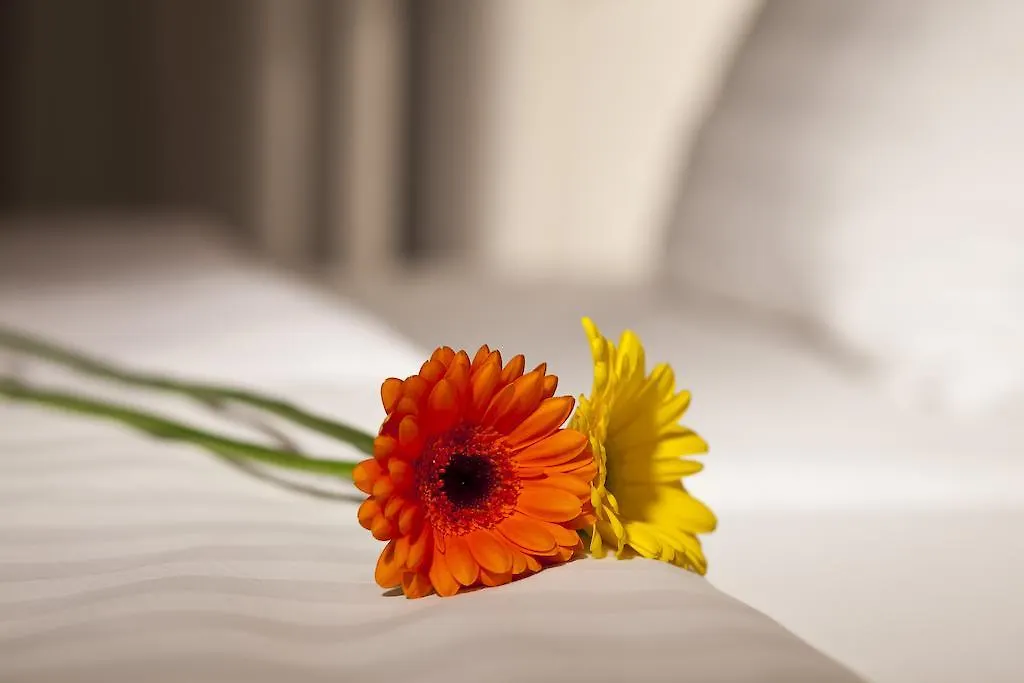 Dahlia Inn-1